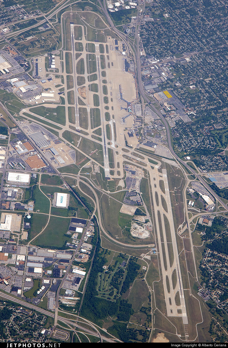 Aerial view of St. Louis Lambert International Airport in 2014