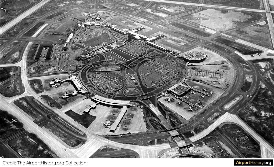 An aerial image of New York Kennedy Airport in 1961