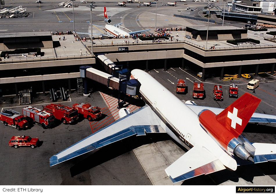The observation deck on top of Zurich Airport in the early 1980s.